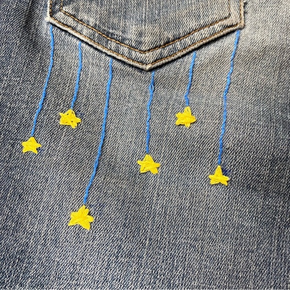 Vintage Y2K L.E.I. Custom Embroidered Moon and Stars Dream Catcher Flare Jeans - Picture 7 of 15